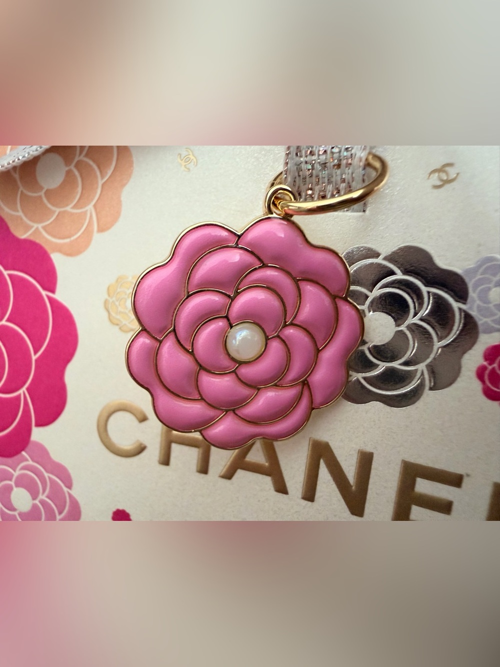 Chanel Pink CAMELLIA CHARM & Mother’s Day Mini Bow Gift Bag SEALED in PlasticBAG